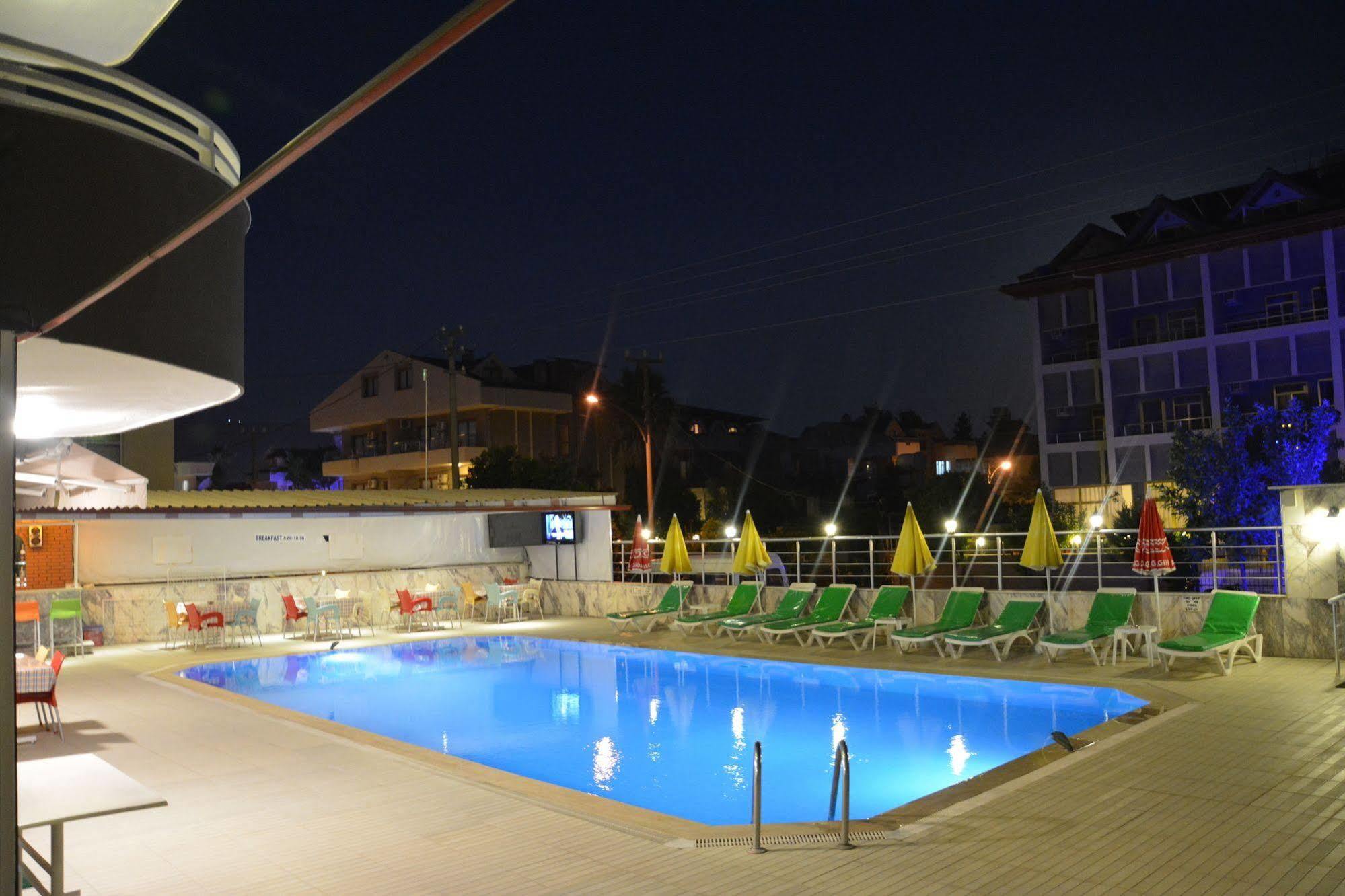 Soykan Hotel Мармарис Екстериор снимка